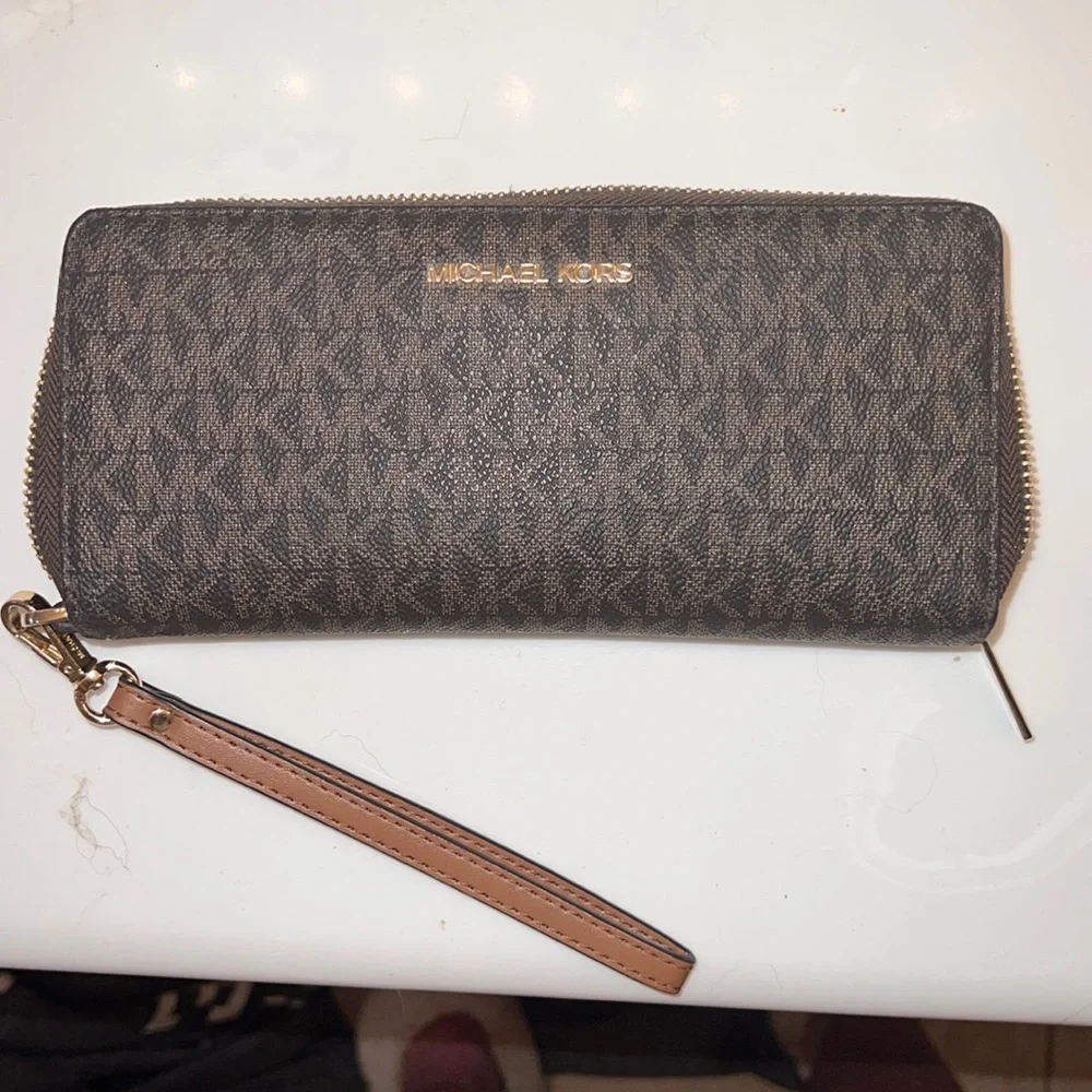 Michael Kors Jet Set Brown Wristlet Wallet - Picture 1 of 7